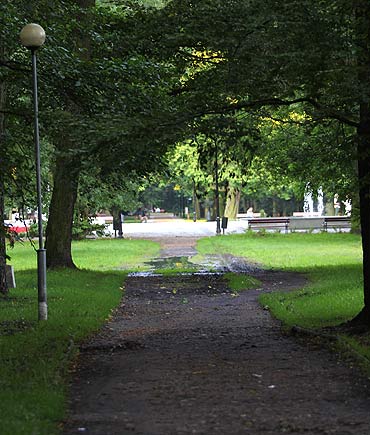 Park odnawiany i park zaniedbany 