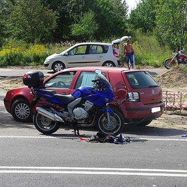 Samochd zajecha im drog. Motocyklista ze winoujcia i pasaerka w szpitalu