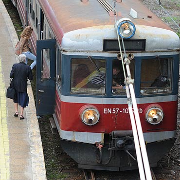 Pomcie niepenosprawnej dziewczynie