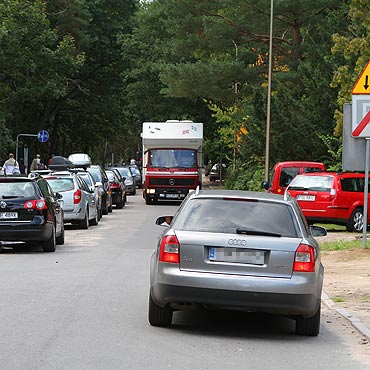 Zaparkowane auta przeszkadzaj kierowcom