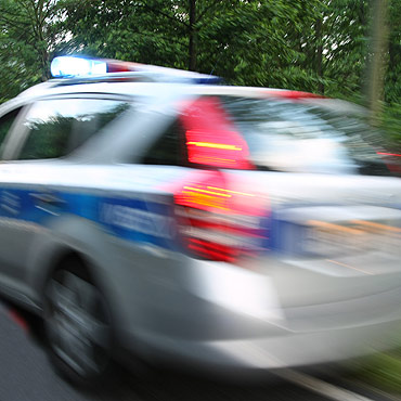 Na podwjnym gazie ucieka przed policj