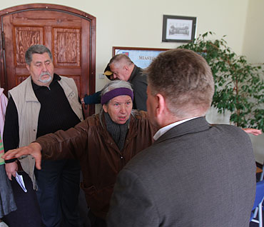 Handlarze warzywami okupowali sekretariat prezydenta miasta. <br>Zobacz film!