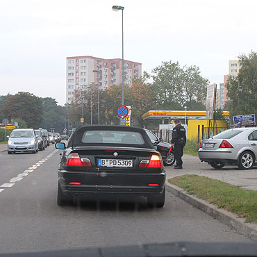 Oblenie stacji benzynowych. Policja musiaa kierowa ruchem