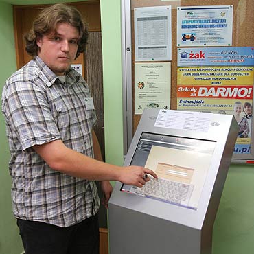 Bezrobotni mog si zarejestrowa on-line.<br> Zobacz film!