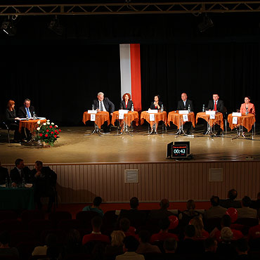 Debata kandydatw<br> do parlamentu
