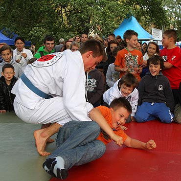 Duo chtnych na targach edukacyjnych