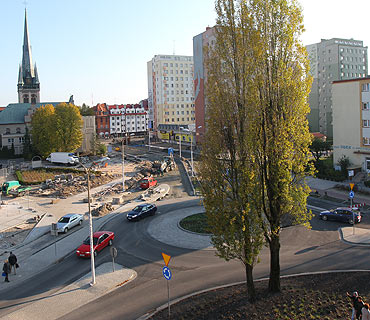 Bd dwa ronda.<br> O podziemnym parkingu moemy pomarzy 