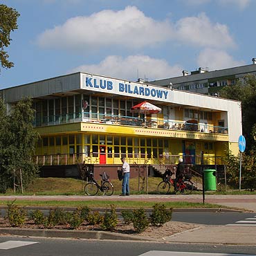 Zburz budynek i postawi nowy sklep?