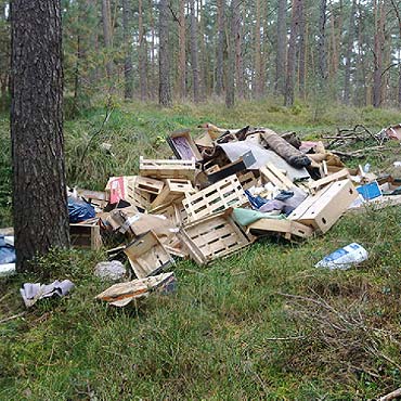 Kolejne dzikie wysypisko przy Karsiborskiej   