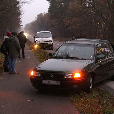Transporterem uderzy w osobwk. Kierowca przewieziony do szpitala 