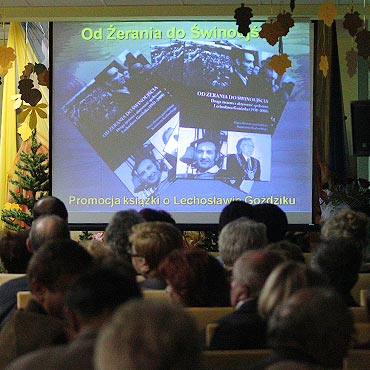 Pena sala na Lechosawie Godziku