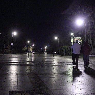 Promenada nareszcie owietlona