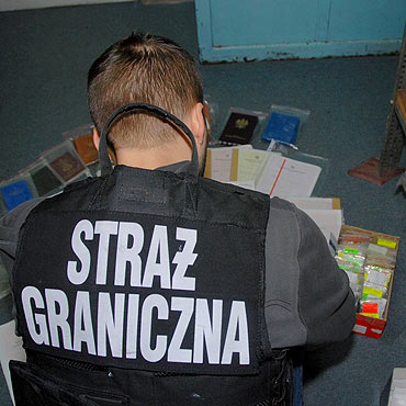 Stra Graniczna rozbia gang faszerzy dokumentw