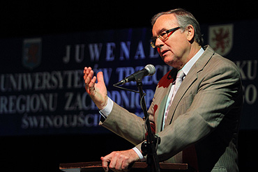 Studenci Uniwersytetu Trzeciego wieku rozpoczęli juwenalia
