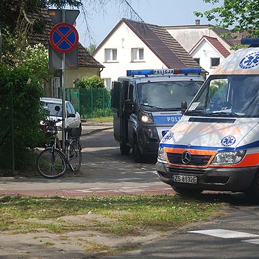 Rowerzystka pod koami audi