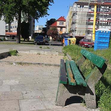 Obiecywali wymian piasku i uprztnicie terenu. Plac zabaw wci nieodwieony