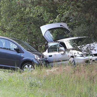 Niebezpieczna „nawrotka” na Karsiborskiej. Zderzyły się dwa auta