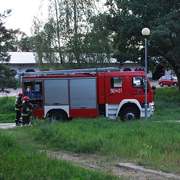 Pona stara kanapa