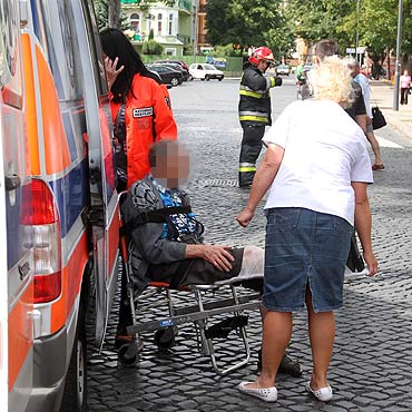 Kierujcy toyot wjecha na chodnik. S ranni
