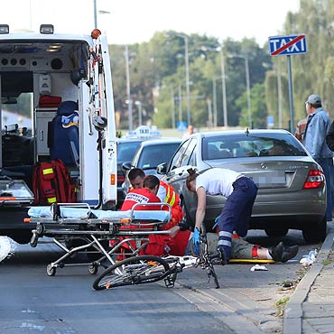 Kolejny wypadek z udziaem rowerzysty. Rannego zabra migowiec