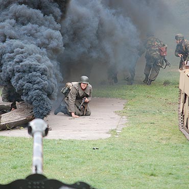 Dni Twierdzy: Alianci walczyli z nazistami. Blisko dwa tysiące widzów