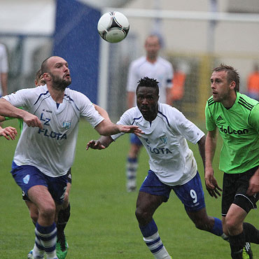 Rado z wygranej w strugach deszczu. Flota - Dolcan 2:0 (0:0)