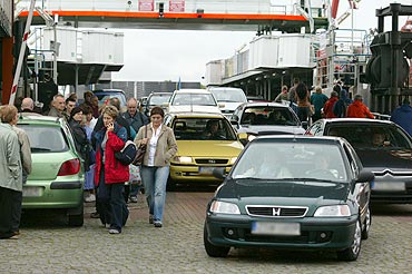 Wojewoda pozwoli korzysta z przeprawy w winoujciu?