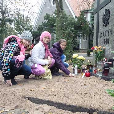 Zapalili symboliczny znicz pamici
