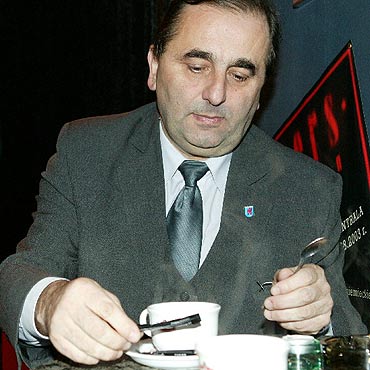 Prezydent nie ma konta na Facebooku. Jest starowiecki?