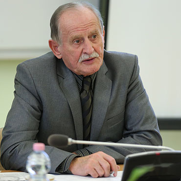 Prezydent nie ma konta na Facebooku. Jest staroświecki?