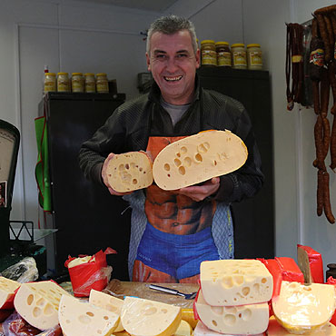 Niemcy wol kupowa na targowisku