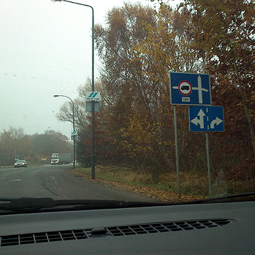 Uwaga na zmiany w organizacji ruchu. Pozostawiono stary znak!  