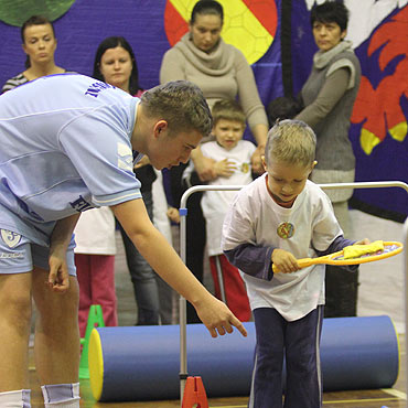 Sportowa rywalizacja w przedwitecznych nastrojach
