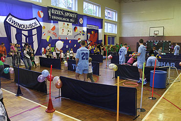 Sportowa rywalizacja w przedwitecznych nastrojach