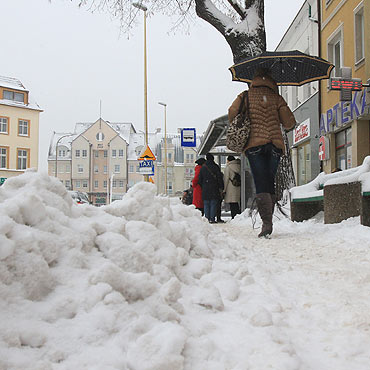 Śniegowy horror. Drogowcy robią co mogą