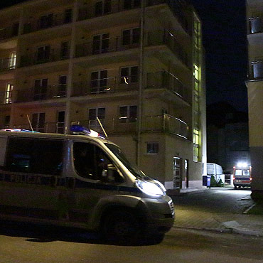 Oglda fajerwerki i wypad przez balkon!
