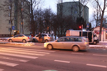Jechaa zbyt szybko. Wjechaa w ty nissana