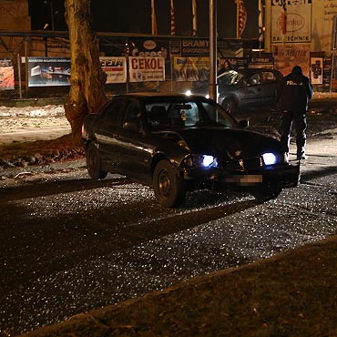 Niebezpieczna kolizja na Grunwaldzkiej. Opel dachowa