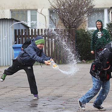 wita bd pochmurne, chodne i... mokre