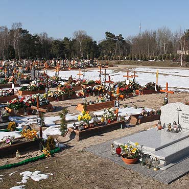 Na cmentarzu zaczyna brakowa miejsc