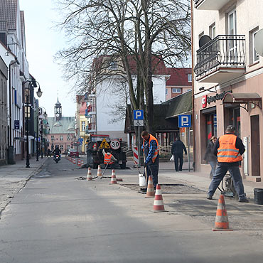 Przysza prawdziwa wiosna. Na ulicach peno remontw