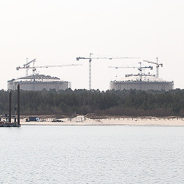 Budowa terminalu LNG idzie pen par