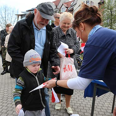 Platforma Obywatelska po raz kolejny rozdaje flagi