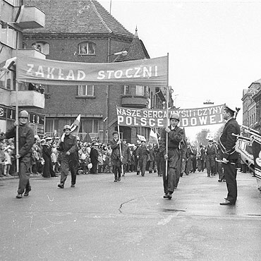 1 Maja bez pochodu,<br> z rockandrollem  