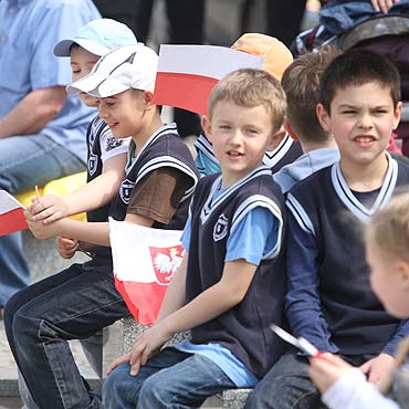 Upamitnili 68. Rocznic Zakoczenia II Wojny wiatowej. Zoyli kwiaty pod pomnikiem
