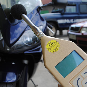 Masz za gony ukad wydechowy - policjanci zatrzymaj ci dowd rejestracyjny