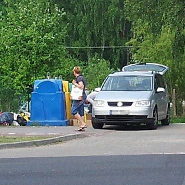 Przyjecha z Niemiec. Wyrzuci mieci w Polsce