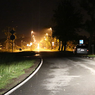 Głowna ulica jest nieoświetlona. Rzecznik: Nie miasto zarządza tym terenem