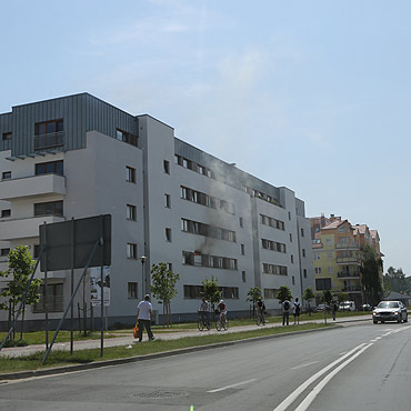 Spono mieszkanie. Ewakuowane dwie rodziny