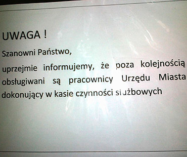 Czytelnik: Urzdnik przyblokowa kolejk do kasy